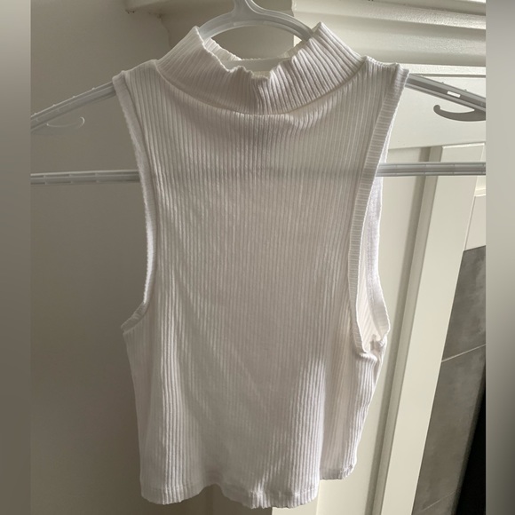 Mock neck ribbed layering tank - Picture 2 of 6